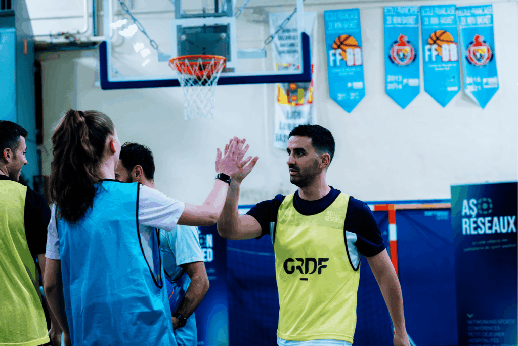 organisation team building basket