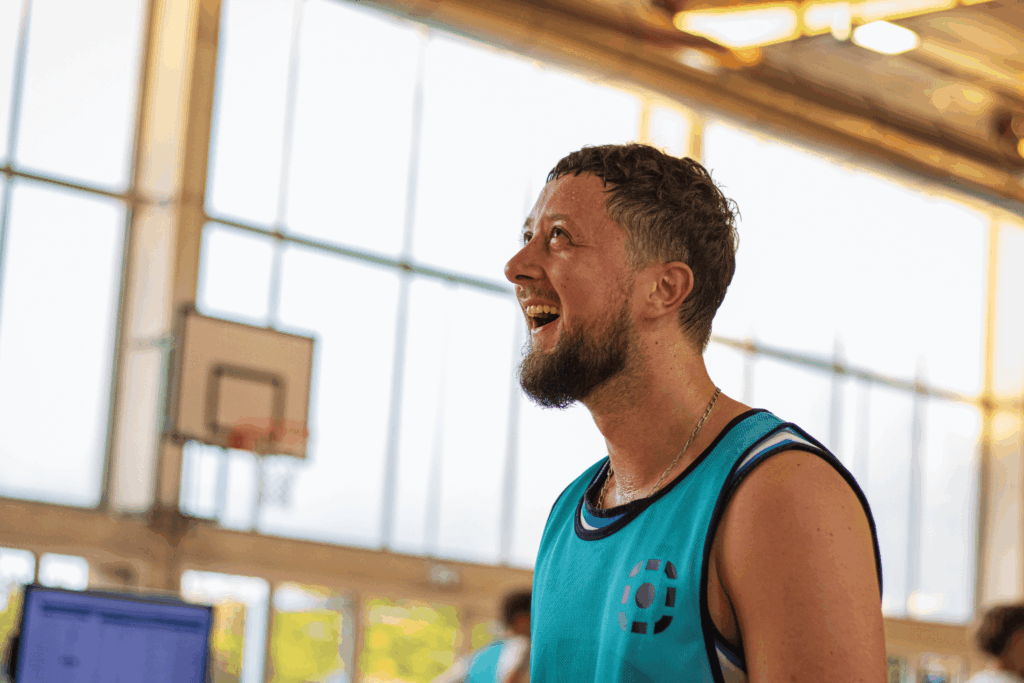 after sport basket collaborateur sourire